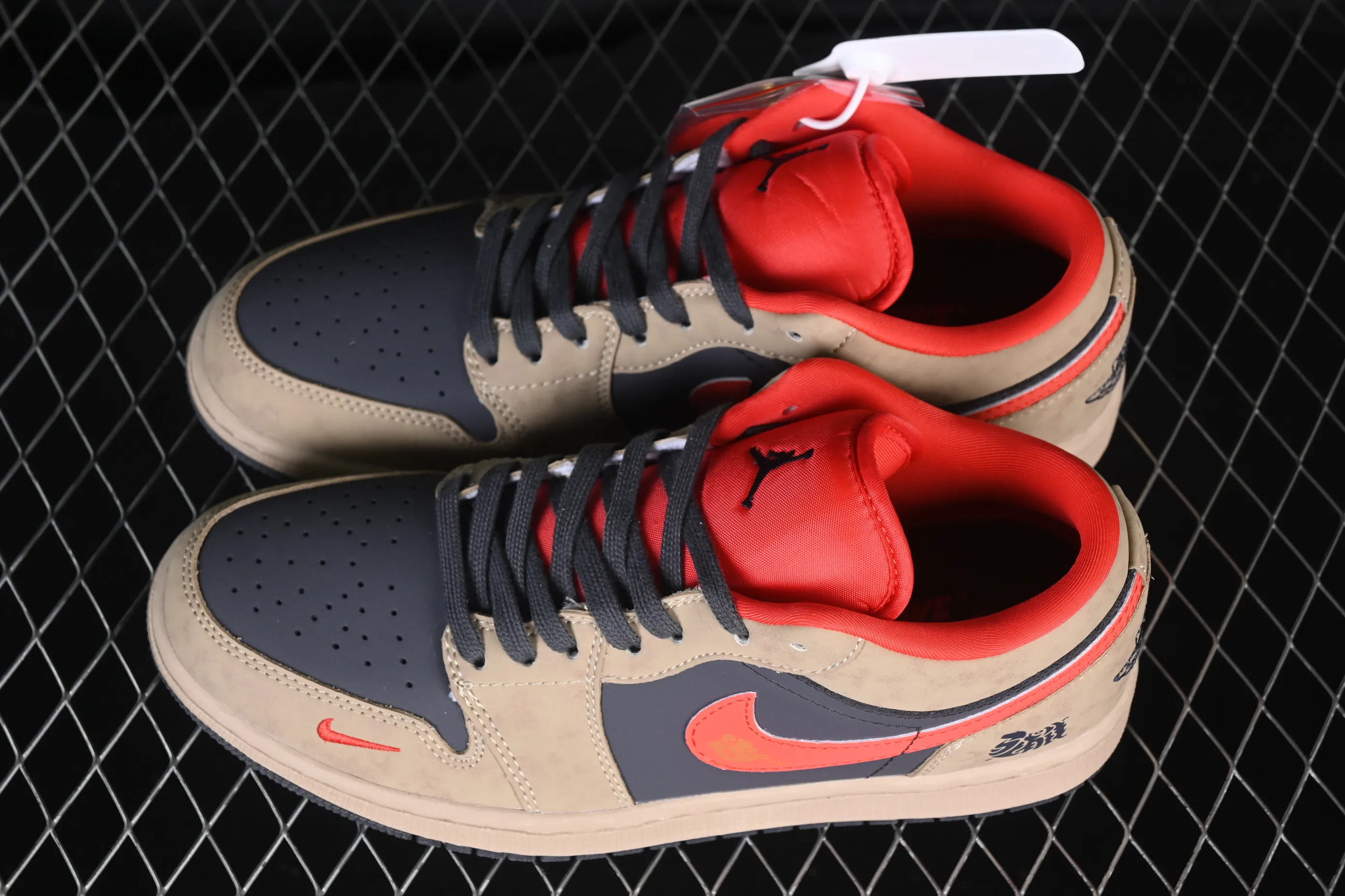 All categories Air Jordan Jordan series basketball shoes Air Jordan 1 Low High-end customized low-top sneakers Air Jordan 1 Low AJ1 Joe 1 Year of the Horse limited edition Mocha brown red hook High-end customized low-top retro basketball shoes QD1988-010